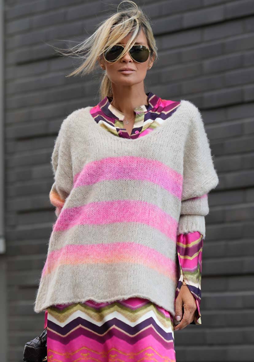 Miss Goodlife Pullover mit multicolor Stripes – sand