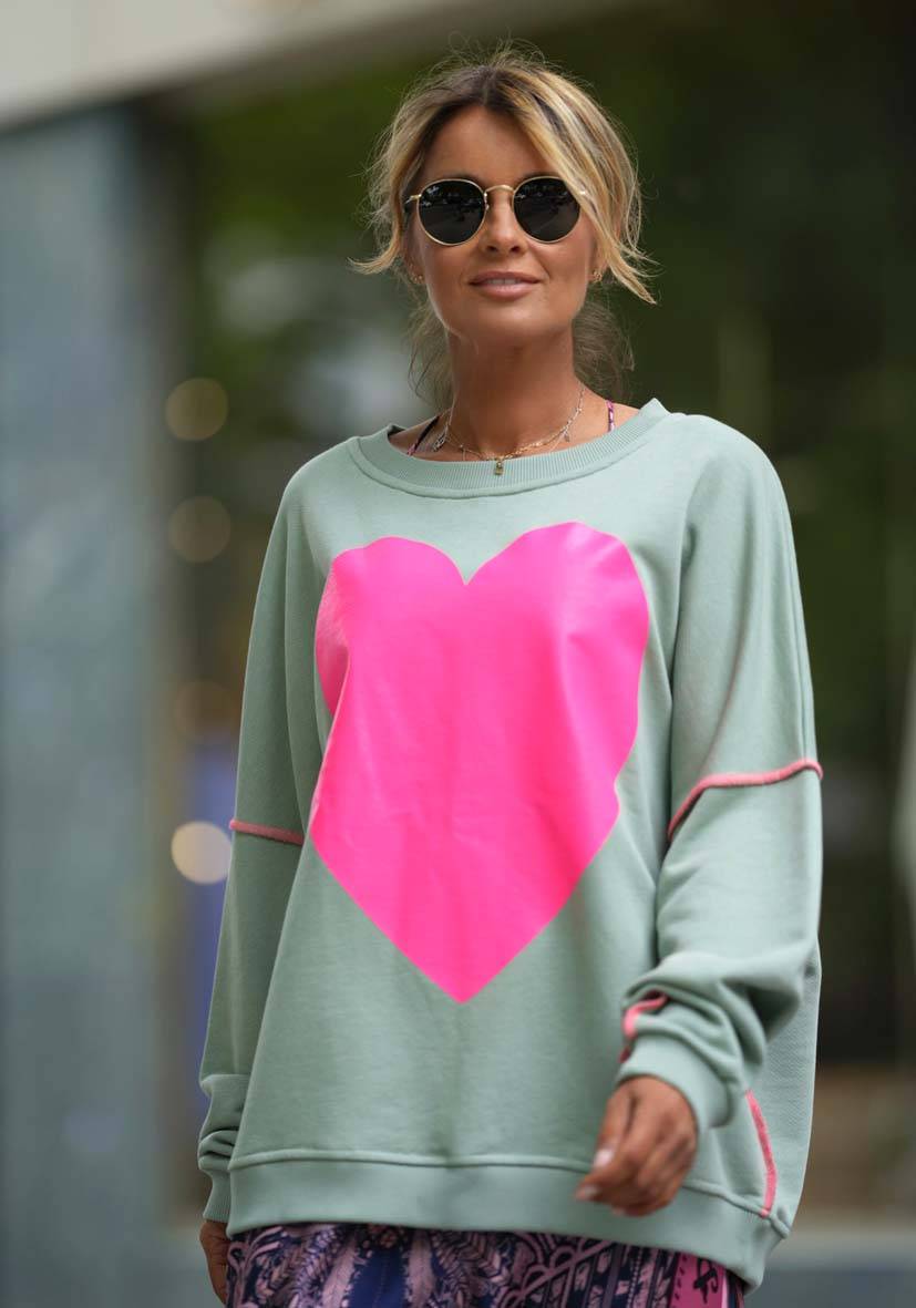 Miss Goodlife Roundneck Big Heart – almond