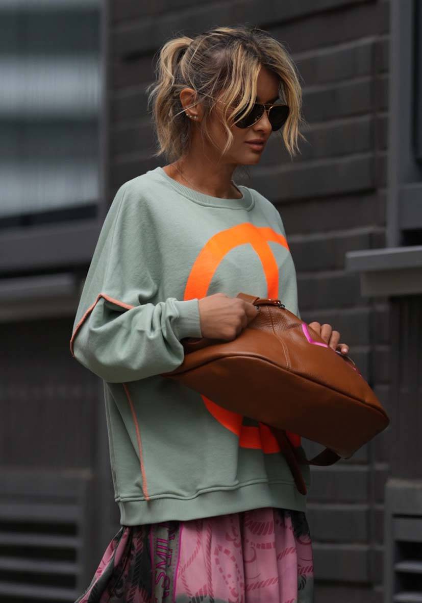 Miss Goodlife Roundneck Peace – Almond