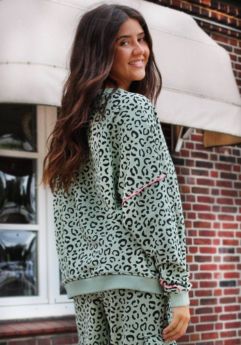 Miss Goodlife Roundneck Think Pink – Leo Almond