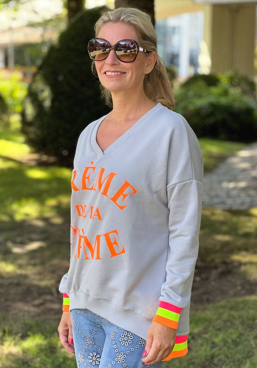 Miss Goodlife V-Neck Crème De La Crème – Grey