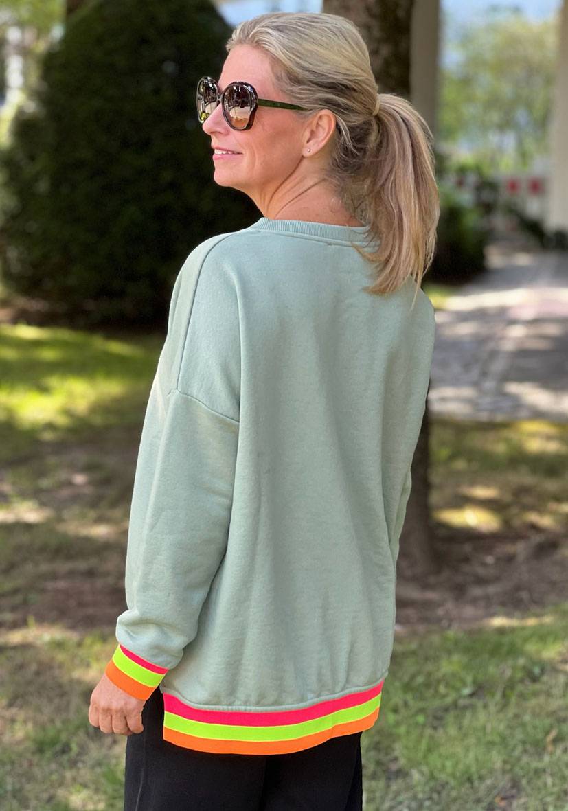 Miss Goodlife V-Neck Love Glitter – Almond