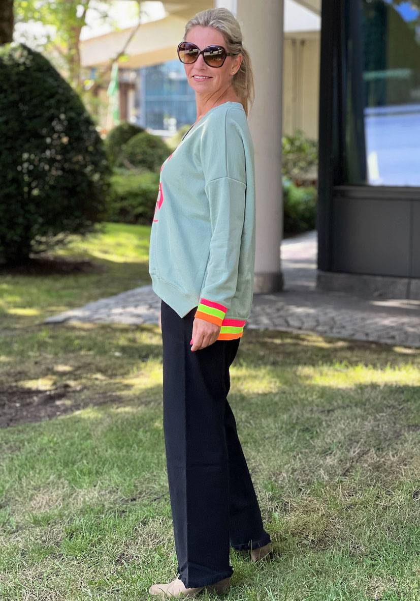 Miss Goodlife V-Neck Love Glitter – Almond