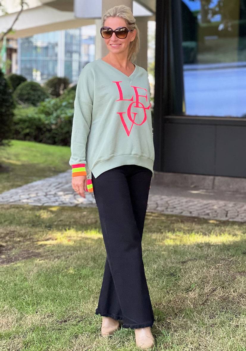 Miss Goodlife V-Neck Love Glitter – Almond