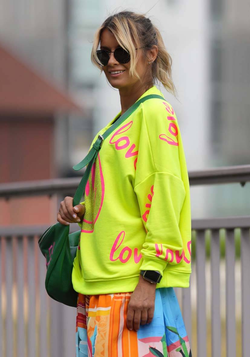 Miss Goodlife Roundneck Love Heartface Strass – Neonyellow