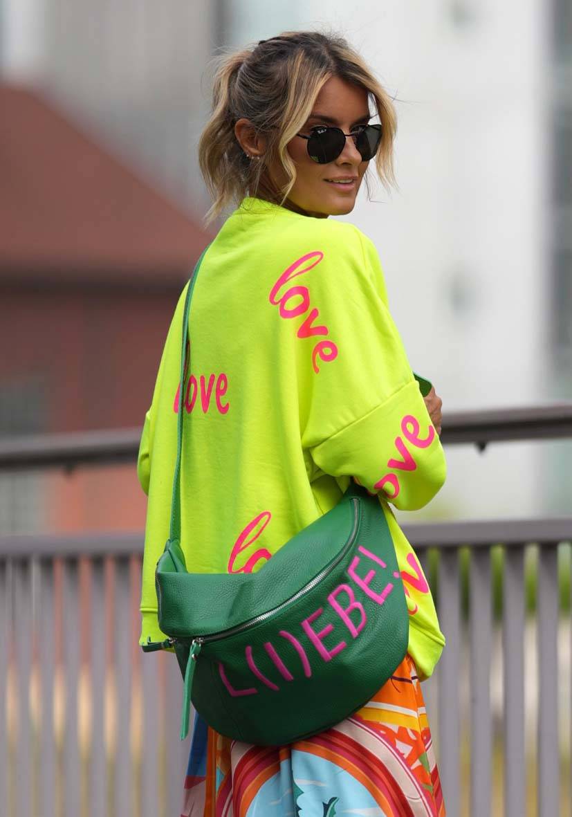 Miss Goodlife Roundneck Love Heartface Strass – Neonyellow