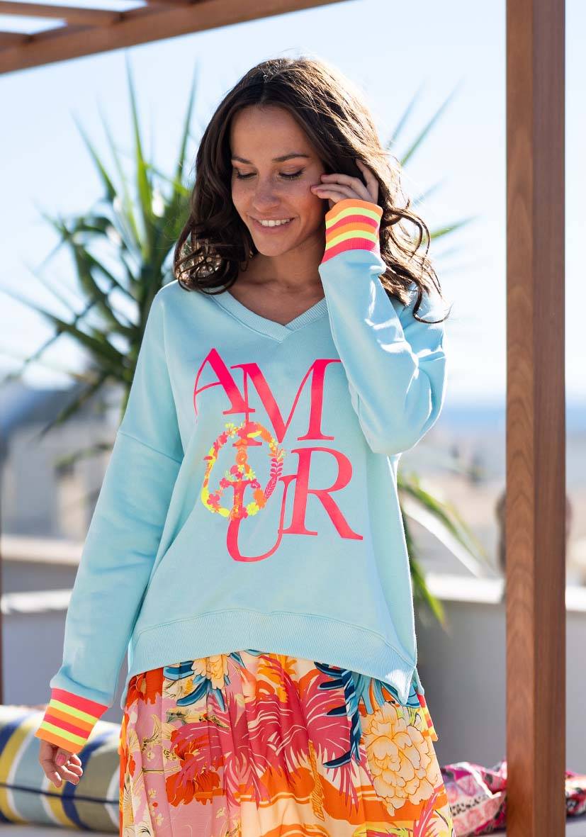 Miss Goodlife V-Neck Amour Peace – lightblue/neonpink