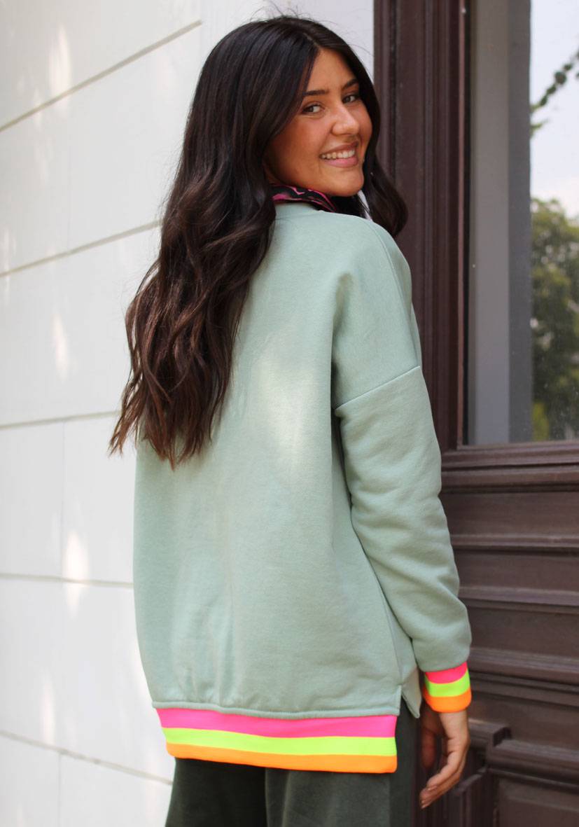 Miss Goodlife V-Neck Crème De La Crème Glitter – Almond