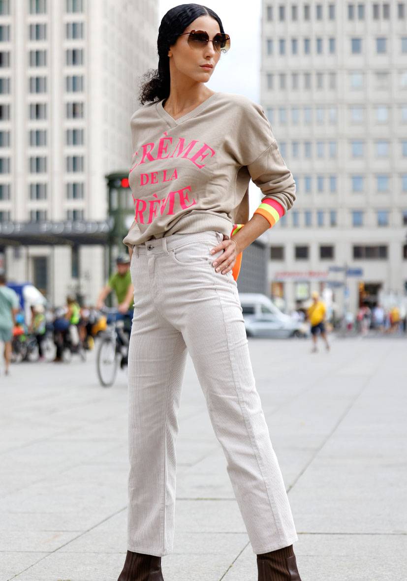 Miss Goodlife V Neck Crème De La Crème – Sand/neonpink