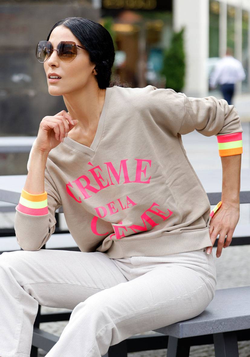 Miss Goodlife V Neck Crème de la Crème – sand/neonpink