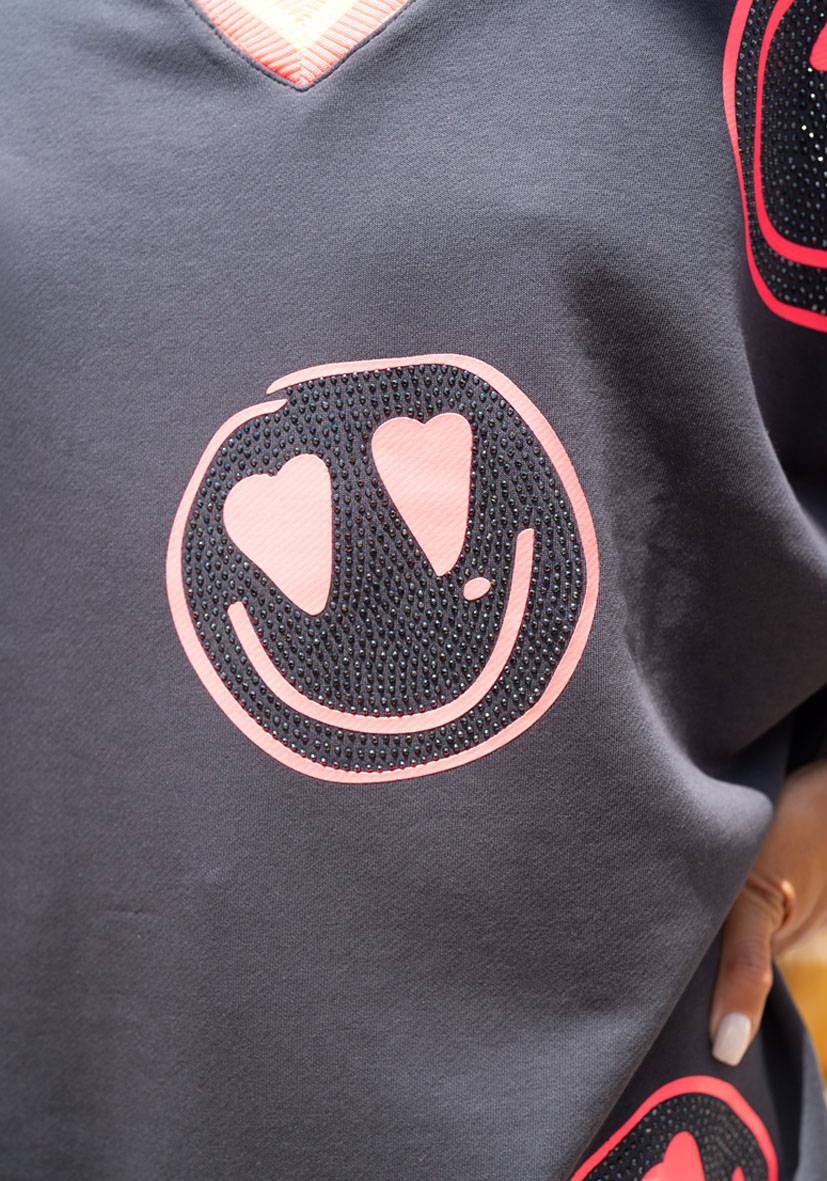 Miss Goodlife V-Neck Heartface Allover Strass – Anthracite