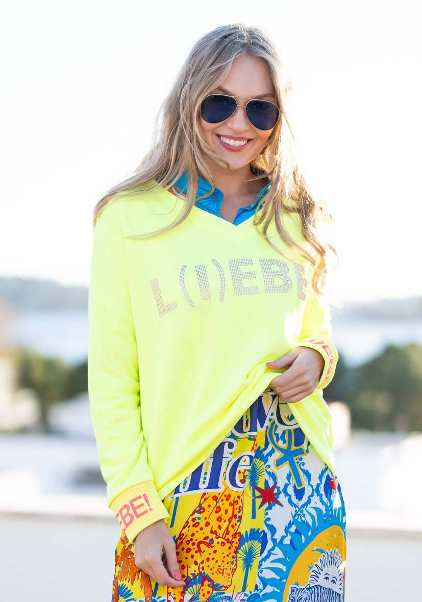 Miss Goodlife V-Neck L(i)ebe Strass – Neonyellow/rose