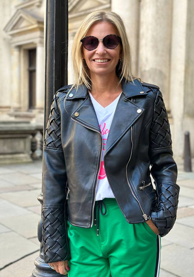 Miss Goodlife Vegane Lederjacke mit Flechtmuster – black