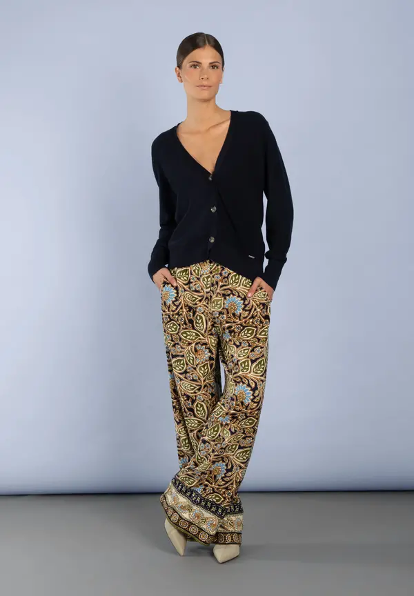 More & More Cardigan, Marine