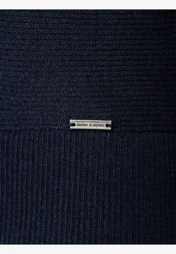 More & More Cardigan, Marine