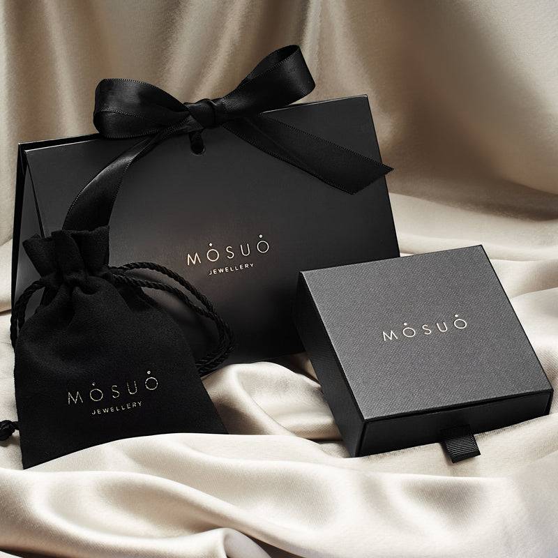 Mosuo Jewellery Diamant Buchstaben Halskette “E” - Vermeil