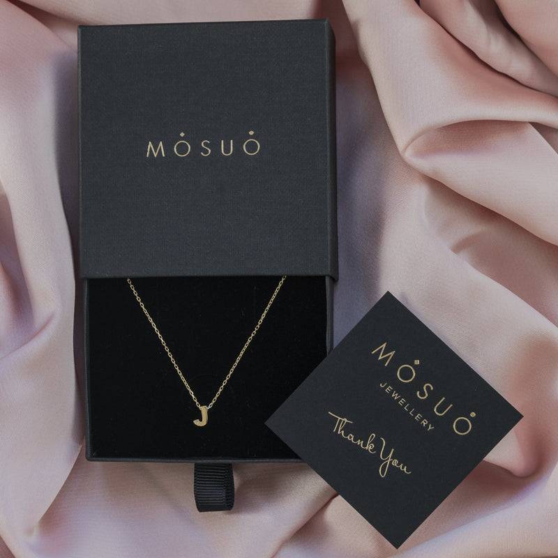 Mosuo Jewellery Diamant Buchstaben Halskette “J” - Vermeil
