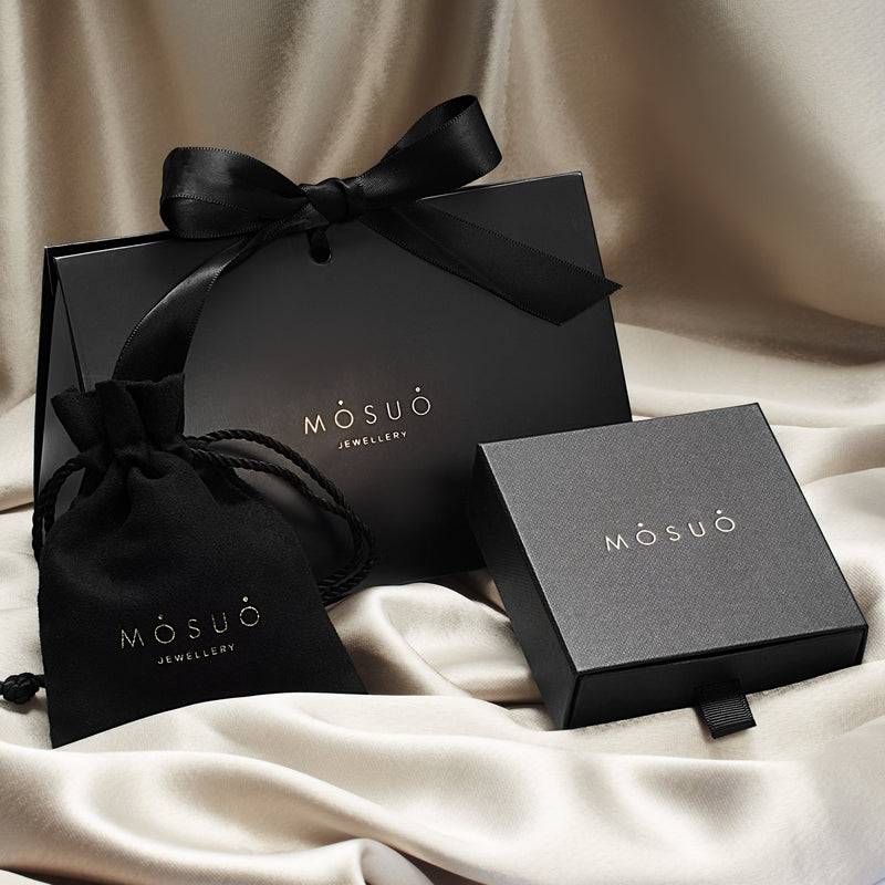 Mosuo Jewellery Diamant Buchstaben Halskette “M” - Vermeil