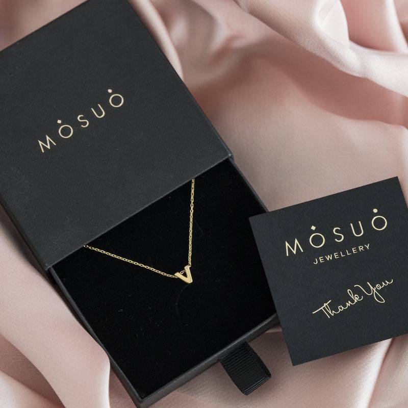 Mosuo Jewellery Diamant Buchstaben Halskette “V”- Vermeil