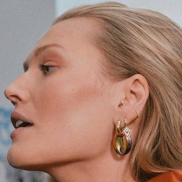 Mosuo Jewellery Dreieck Charm Creolen