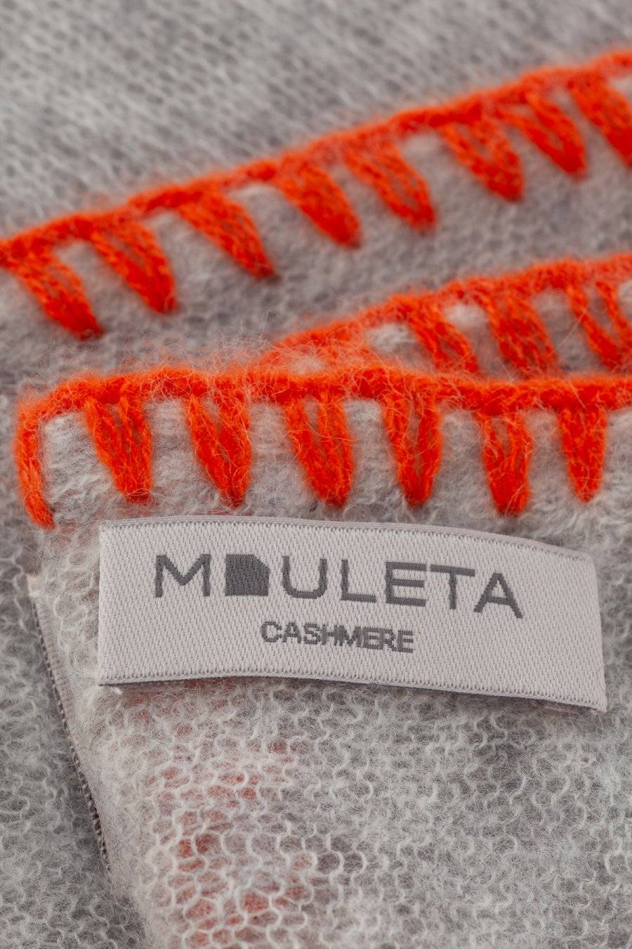 Mouleta Cashmere Schal | Colored Embroidery Border
