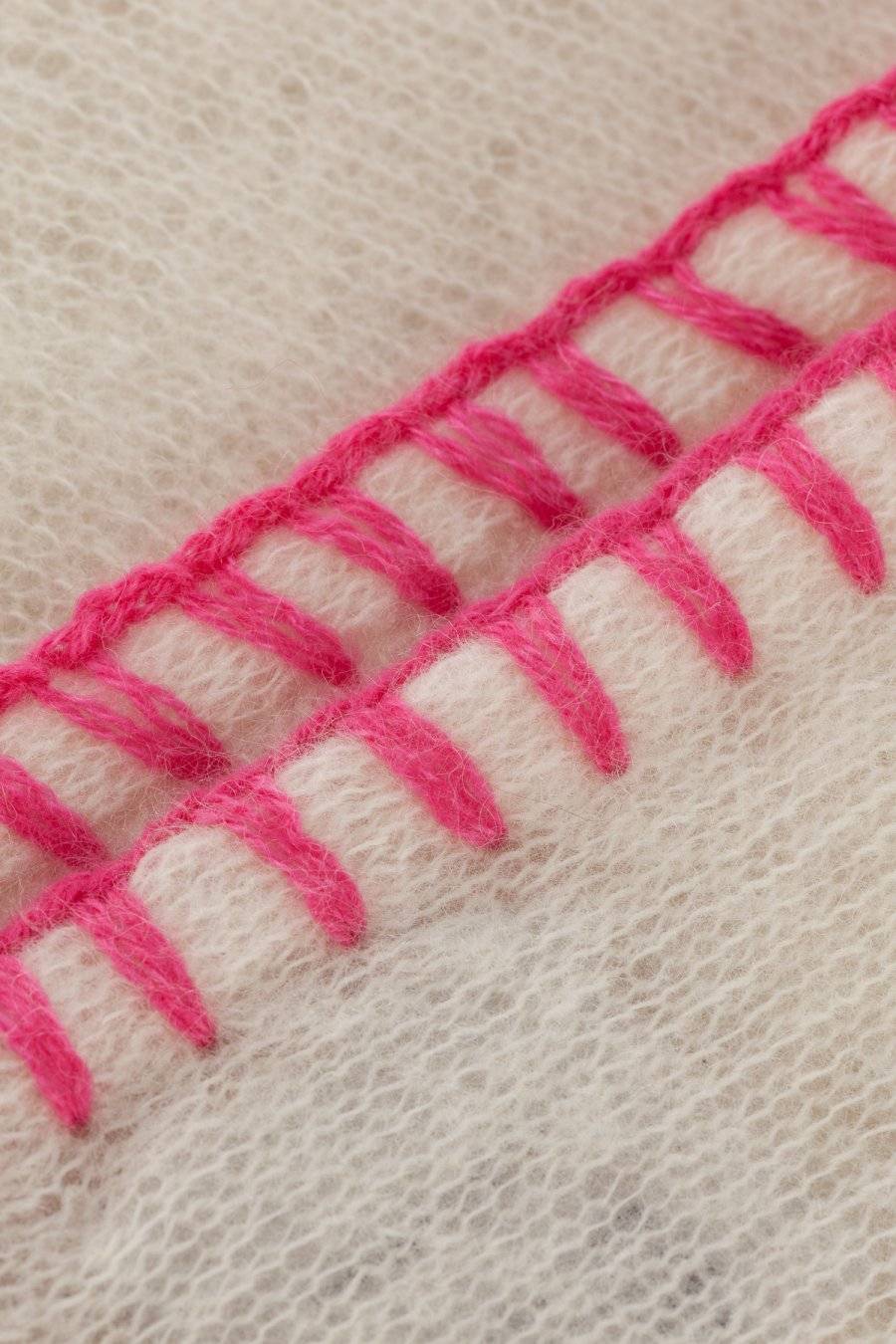 Mouleta Cashmere Schal | Colored Embroidery Border