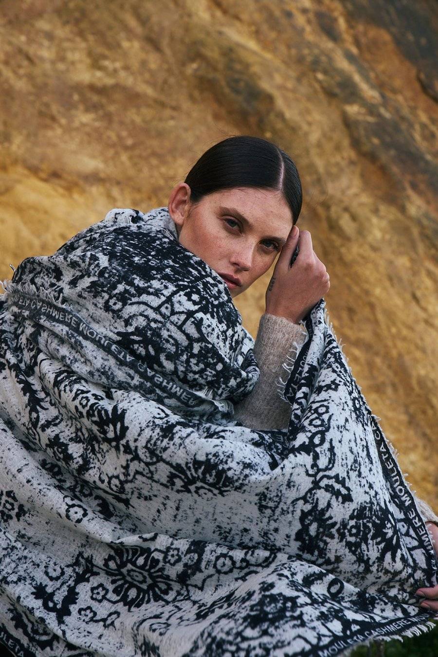 Mouleta Mouleta Logo Print