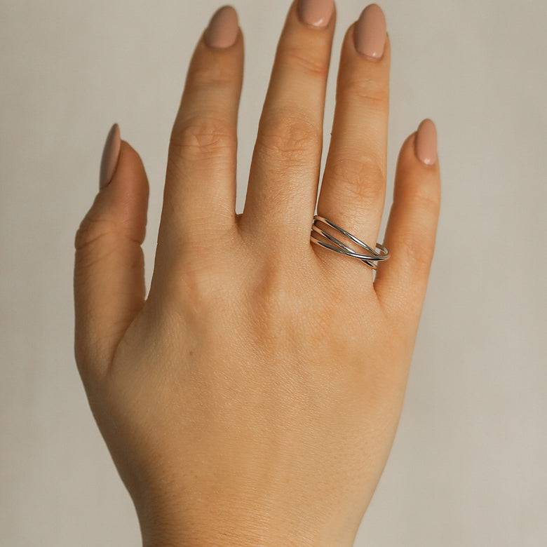 Nana Kay Curvey Glam Ring Vibrant Silber