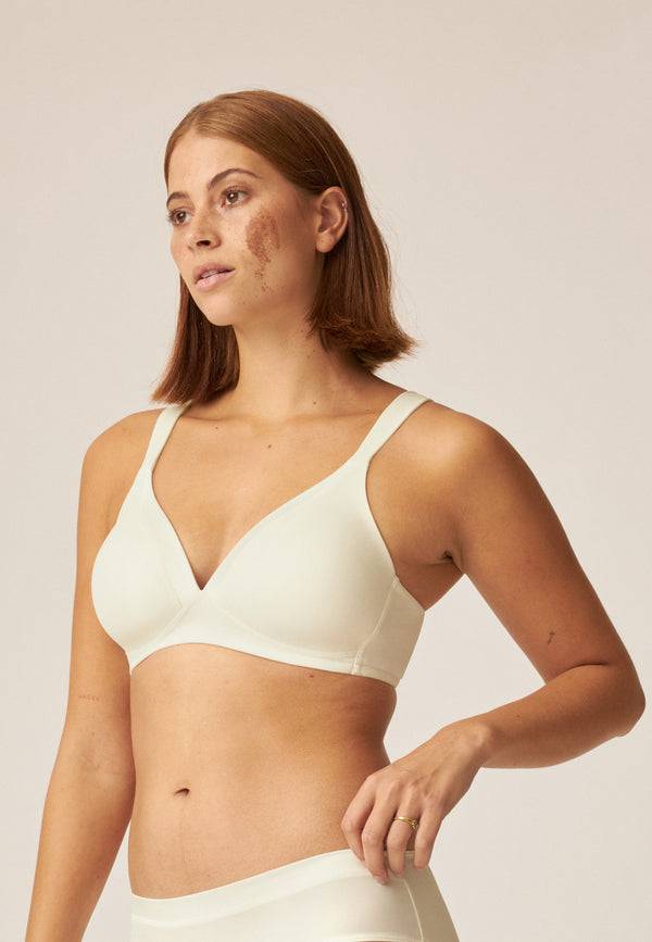 Naturana Bügelloser BH Mit Schale Und Glanzband - Ecru