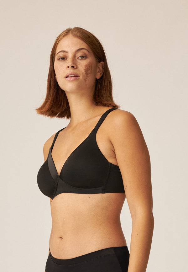 Naturana Bügelloser BH Mit Schale Und Glanzband - Schwarz