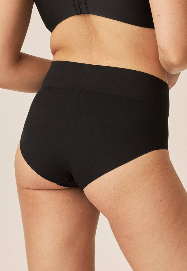 Naturana High Waist Slip Mit Leichtem Shape-Effekt - Schwarz