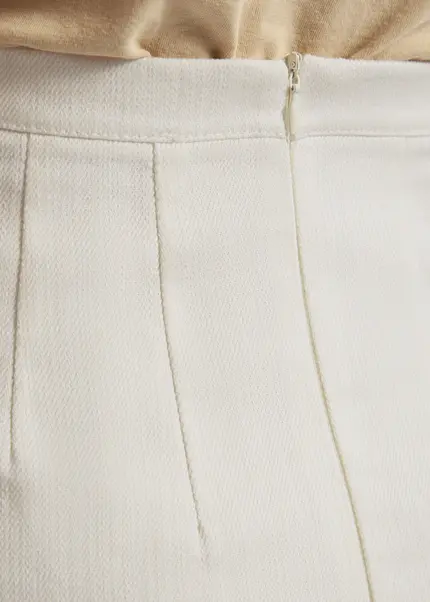 Nicowa Classic Sheath Skirt - TRECAWI In WHITEarticle Number NC9A12402011E-004