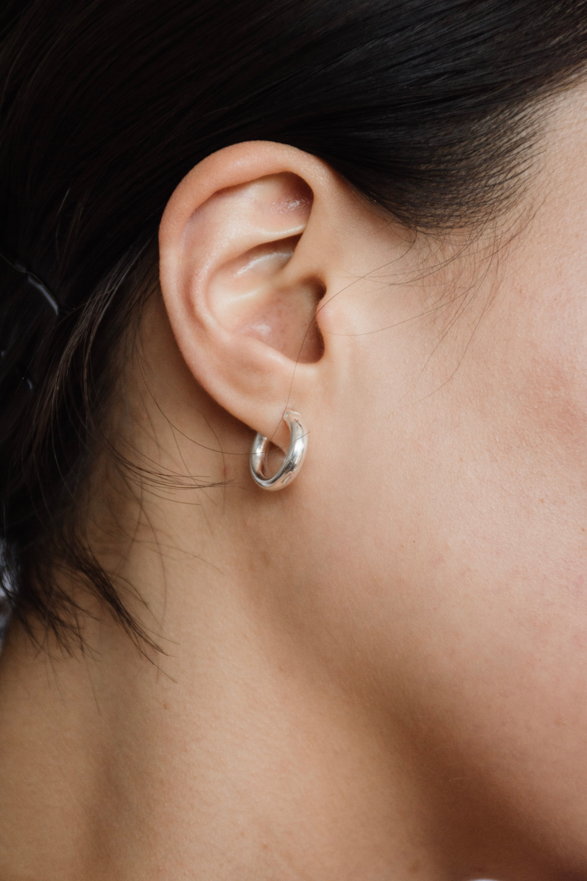 Nina Kastens Essential White Gold Hoops Small