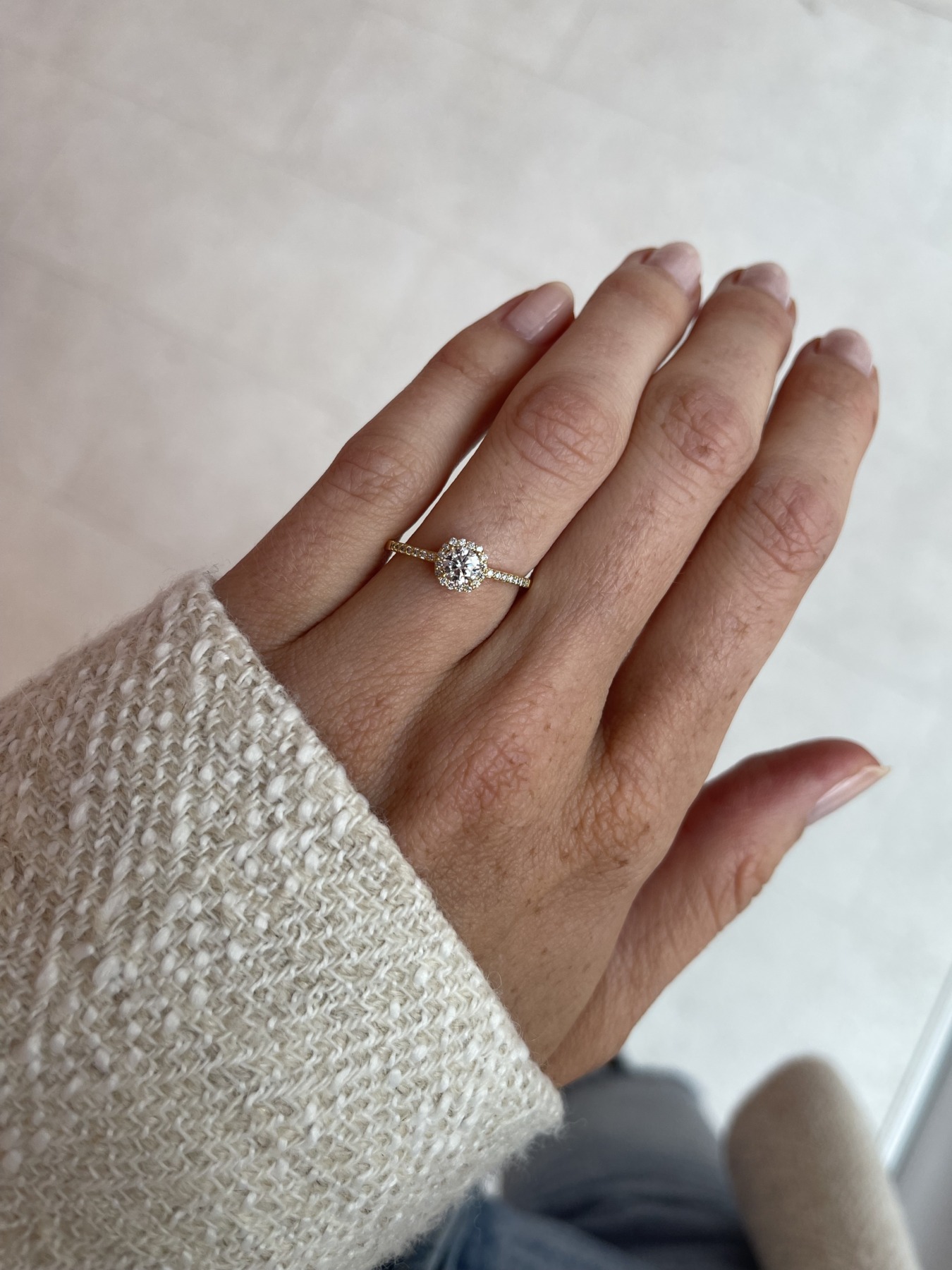 Nina Kastens Halo Diamond Ring