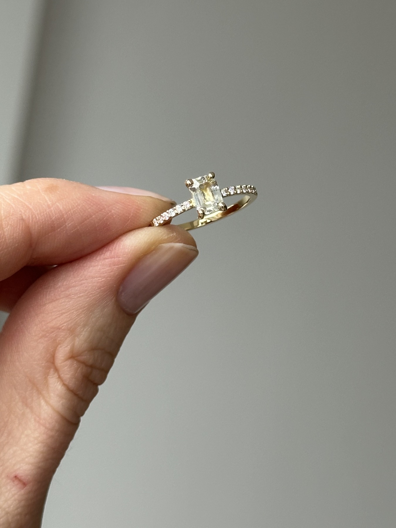 Nina Kastens Yellow Sapphire Diamond Ring