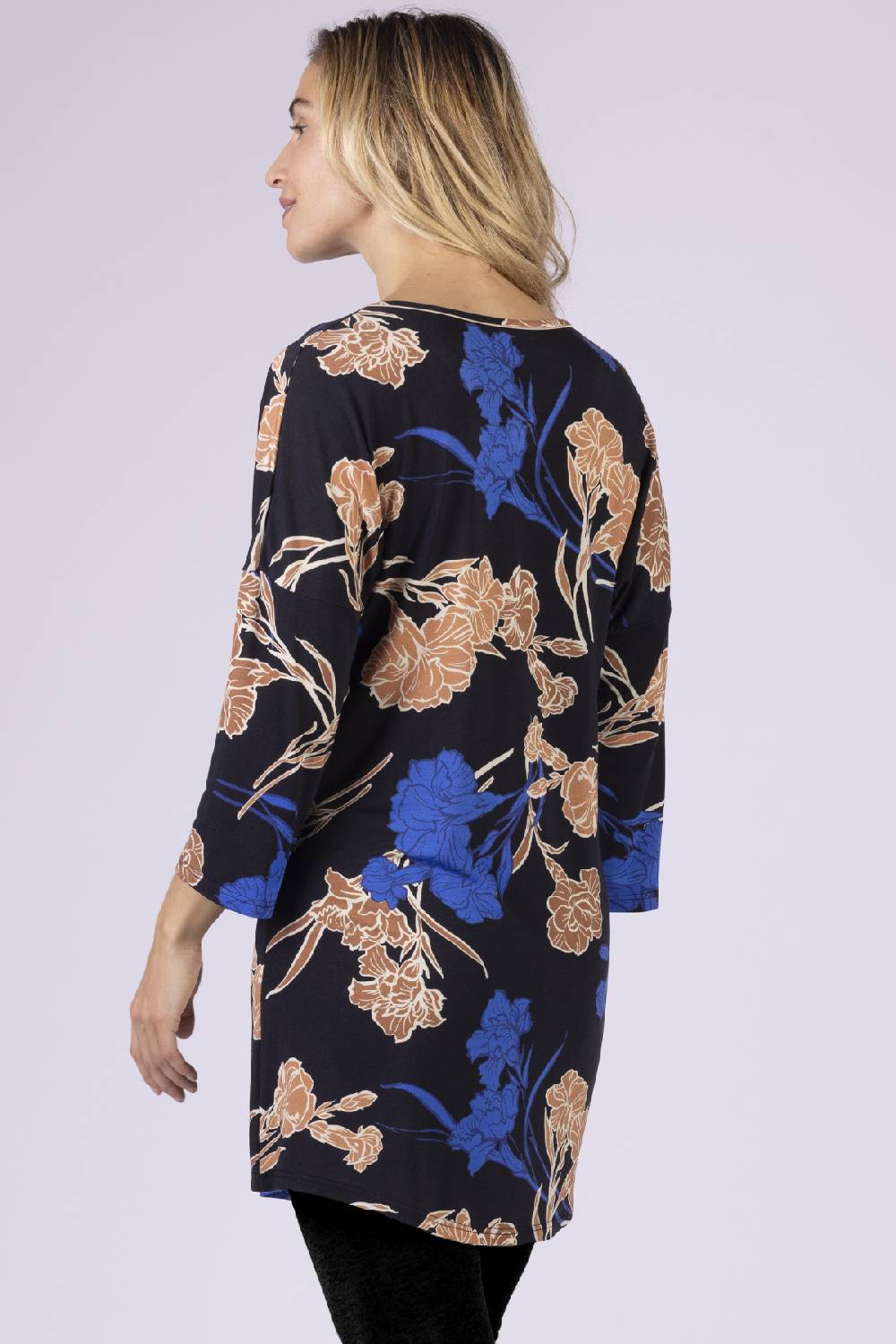 Nina Von C. Bigshirt