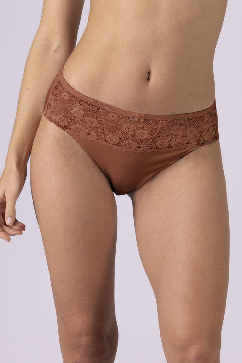 Nina Von C. Hüftslip