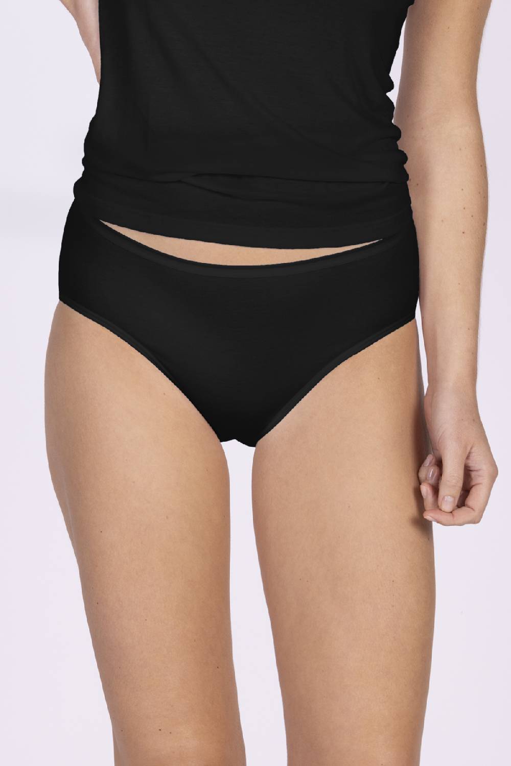 Nina Von C. Hüftslip, MOTION