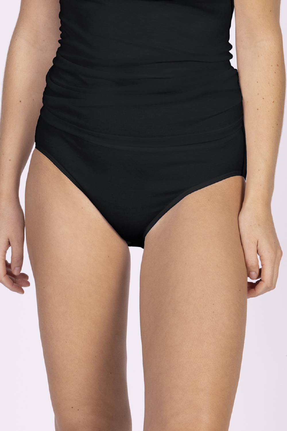 Nina Von C. Jazzpant, MOTION