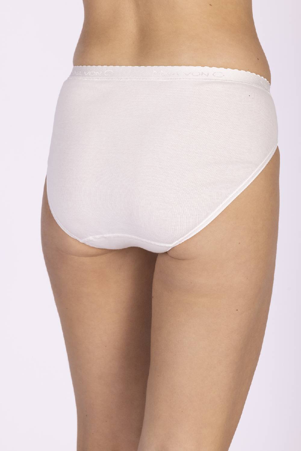 Nina Von C. Midislip