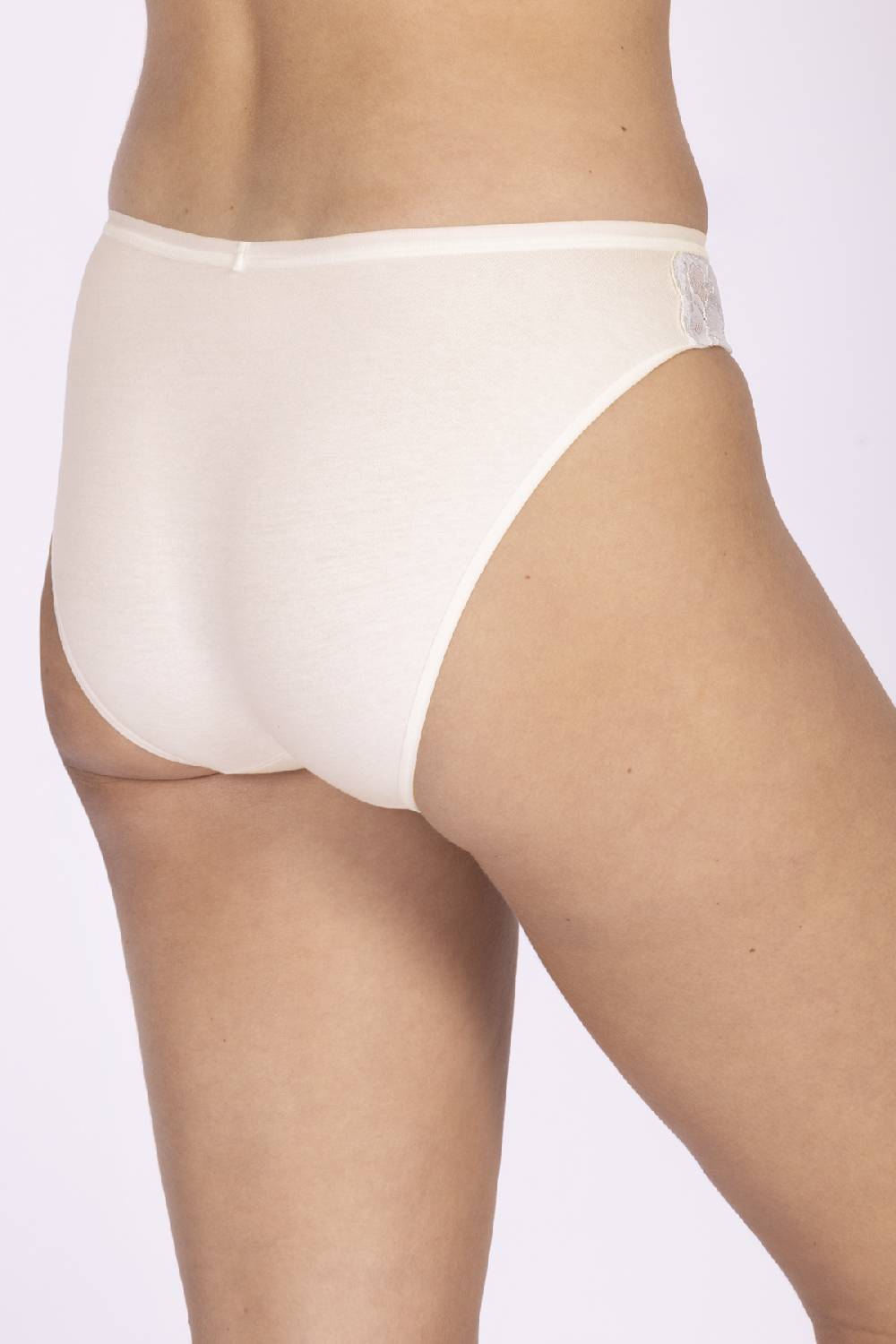 Nina Von C. Minislip