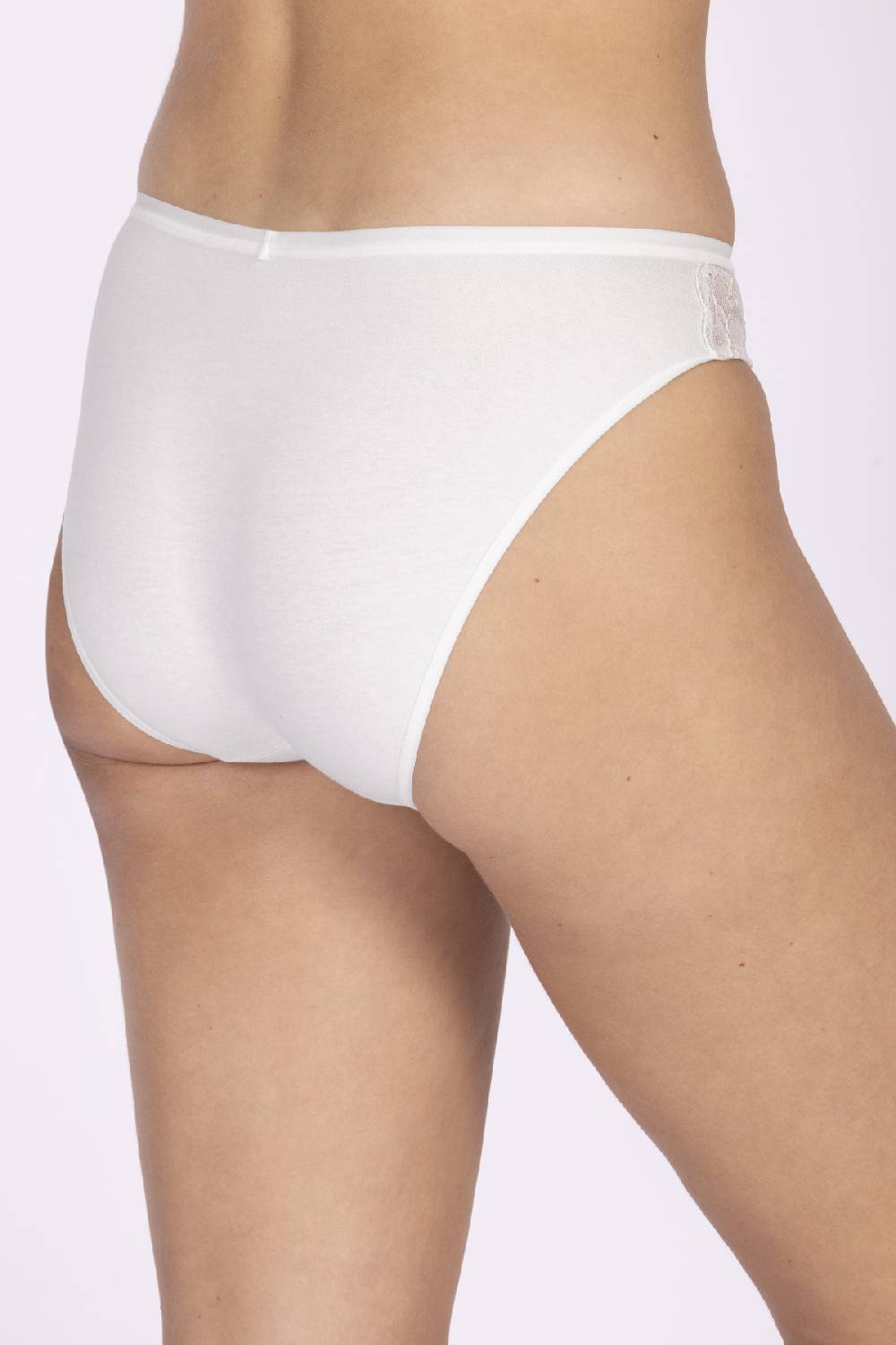 Nina Von C. Minislip