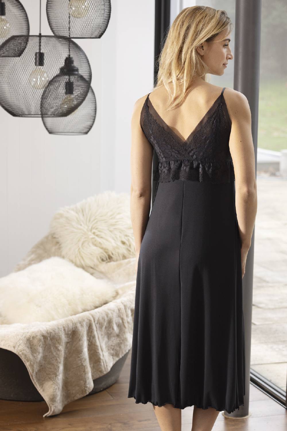 Nina Von C. Negligé