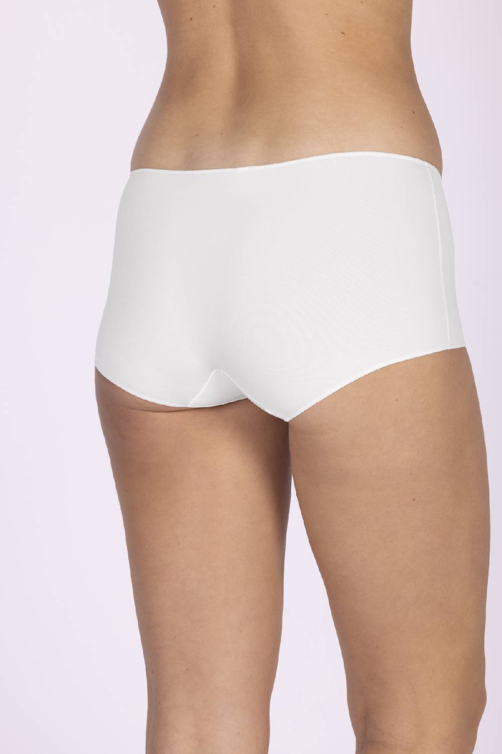 Nina Von C. Shorts, SECRET