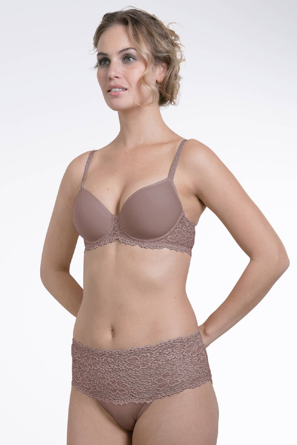 Nina Von C. Spacer-BH, MILLEFLEURS