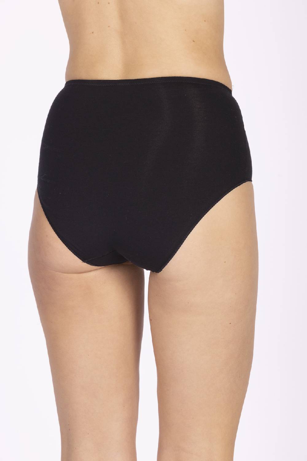 Nina Von C. Taillenslip, COTTON SHAPE