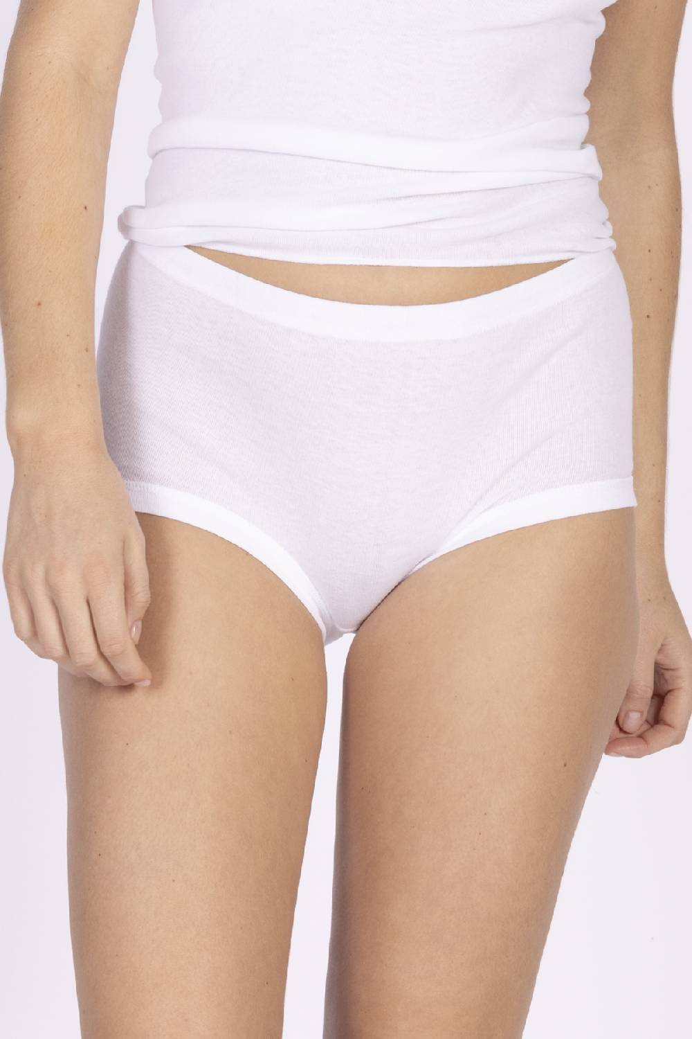 Nina Von C. Taillenslip, DAILY