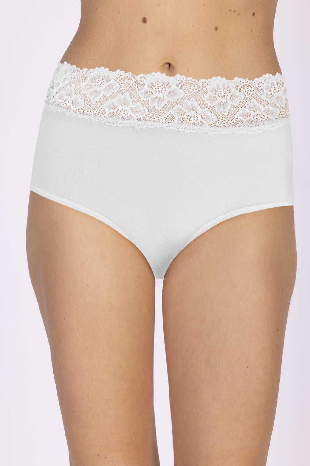 Nina Von C. Taillenslip