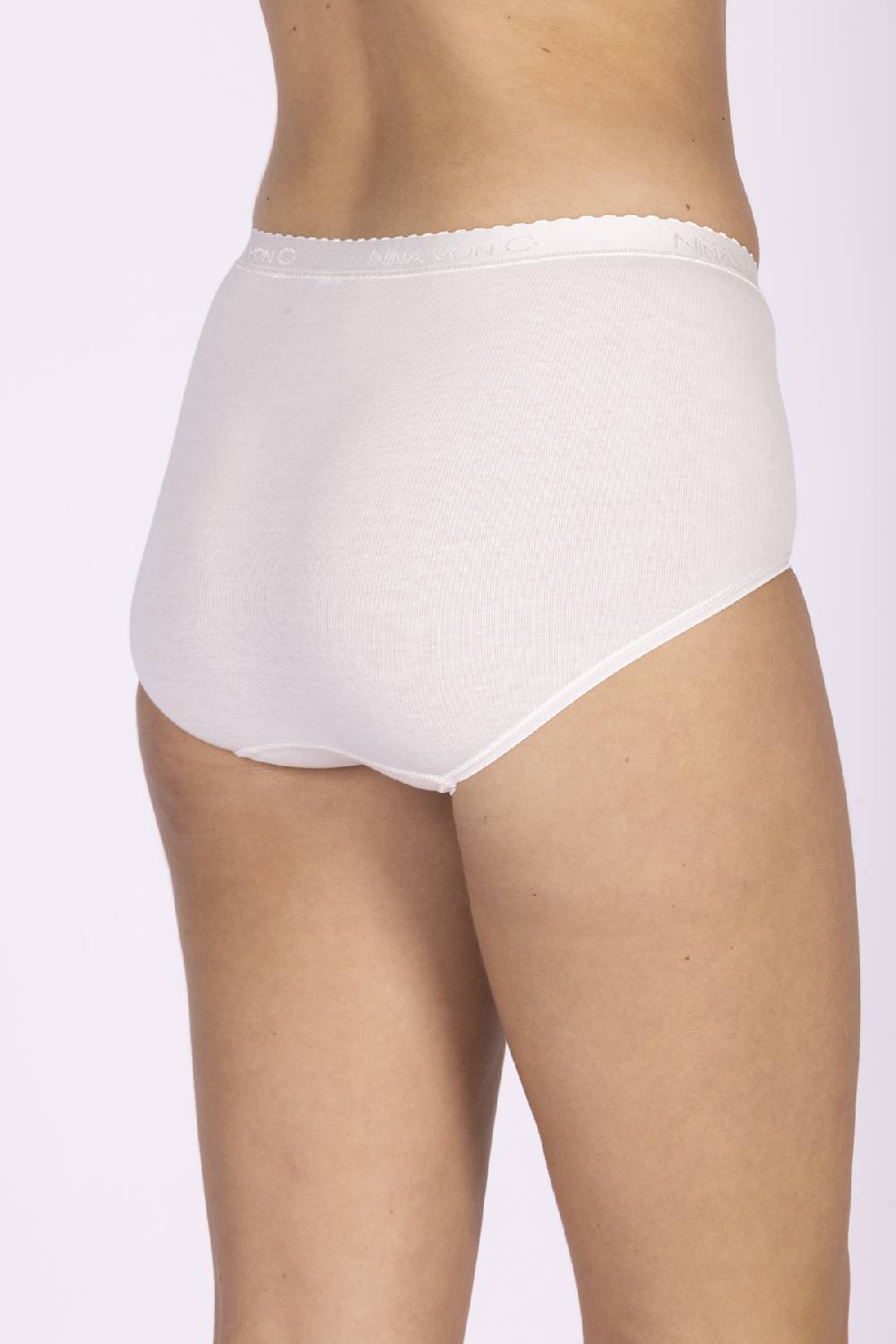 Nina Von C. Taillenslip