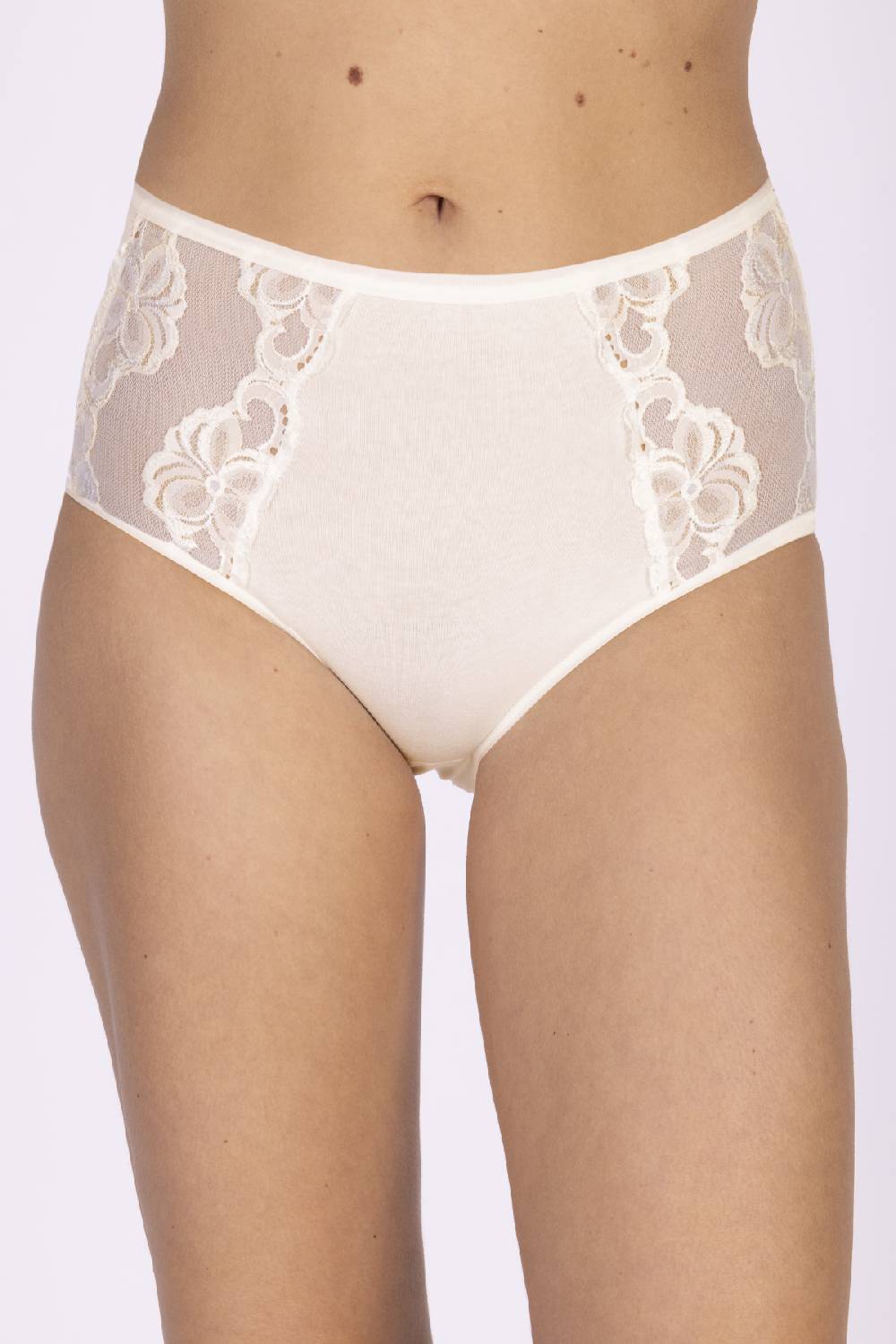 Nina Von C. Taillenslip